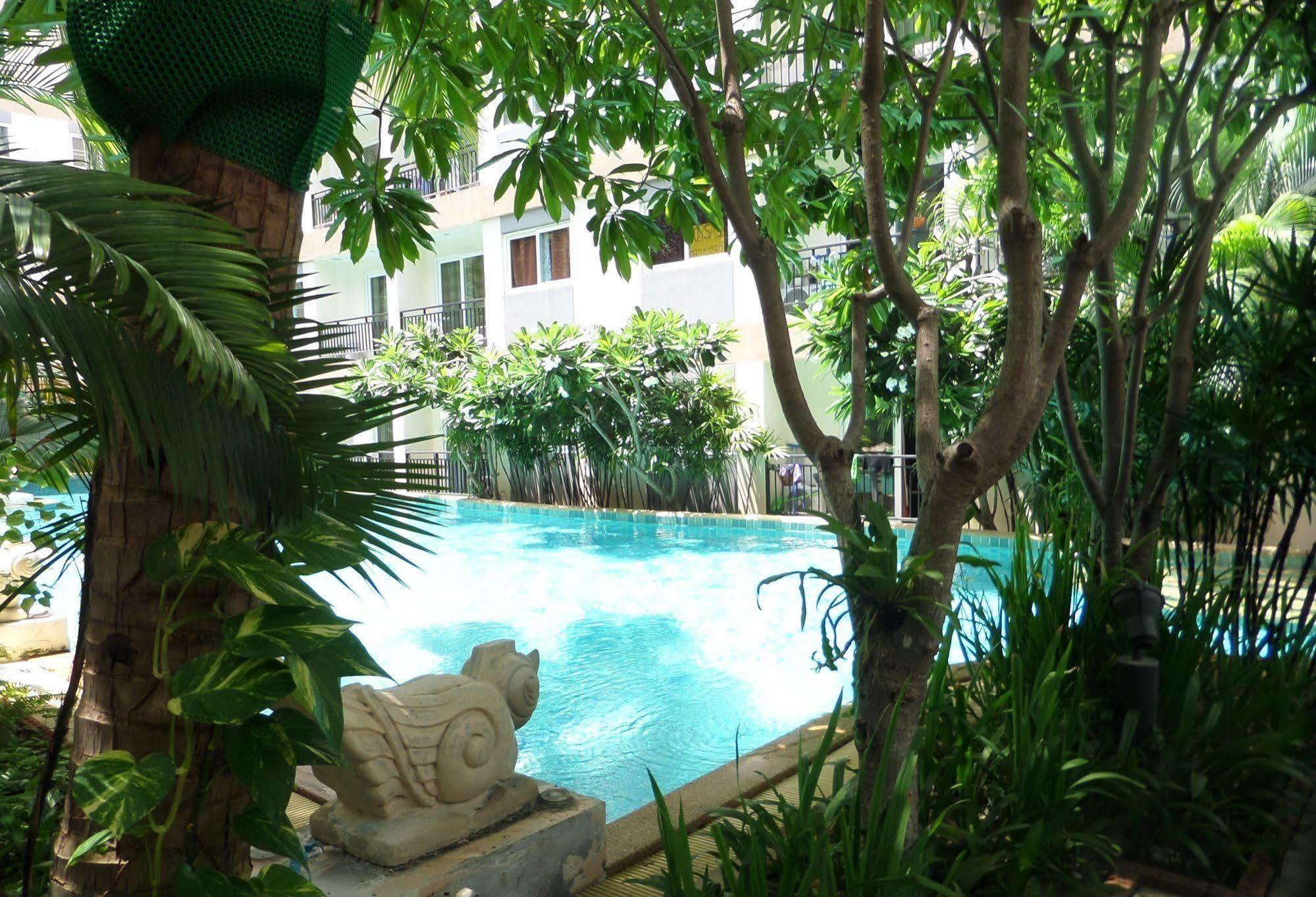 Park Lane Resort By West Joint Venture Pantai Jomtien Luaran gambar