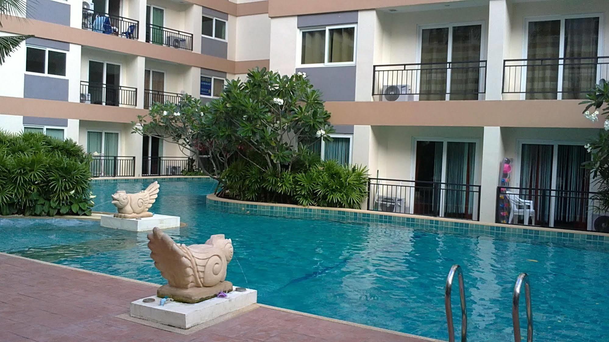 Park Lane Resort By West Joint Venture Pantai Jomtien Luaran gambar